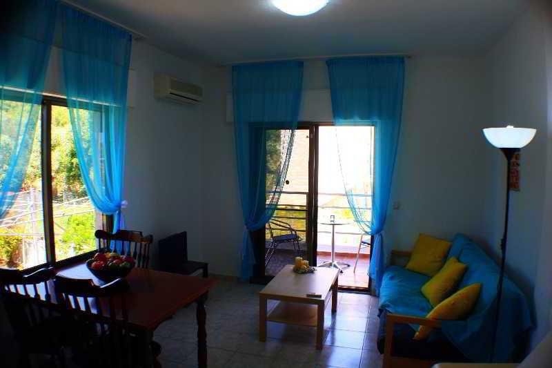 Фото Salonikiou Beach Deluxe Apartments