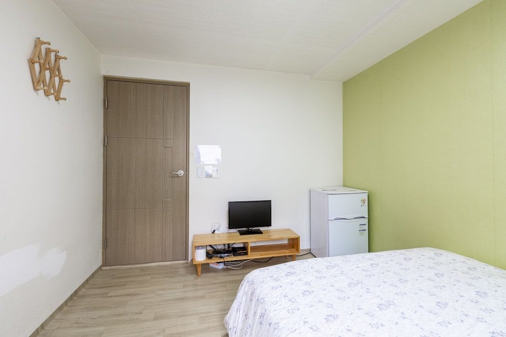 Фото Gongju Einhaus Guesthouse 1