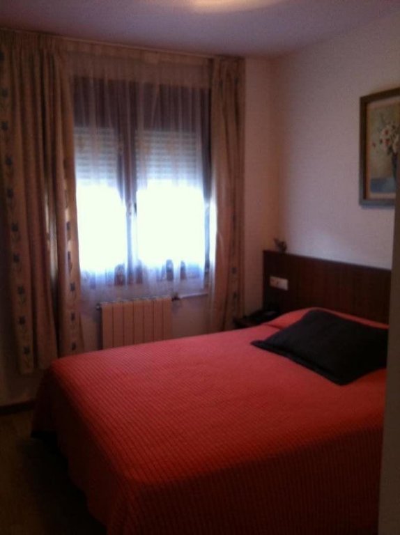 Фото Hostal Adelia