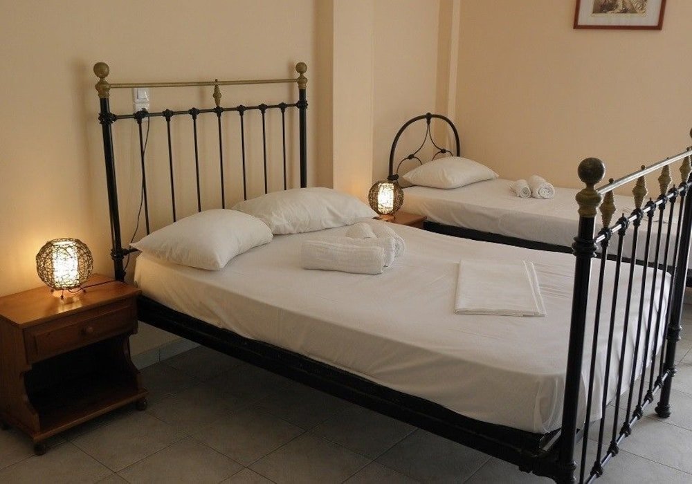 Фото Ampoulos Rooms & Apartments