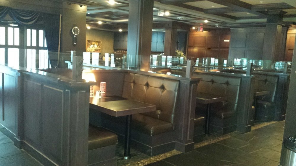 Фото Days Inn & Suites by Wyndham West Edmonton