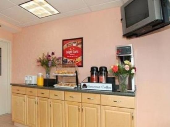 Фото Quality Inn & Suites Glenmont - Albany South