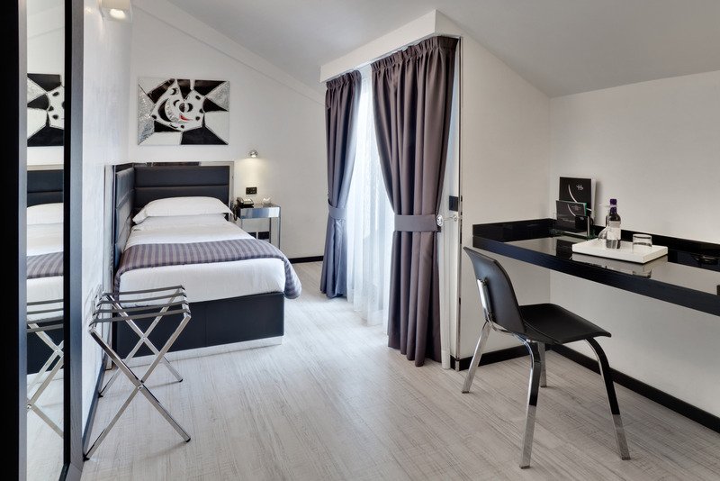 Фото Lhp Hotel Napoleon