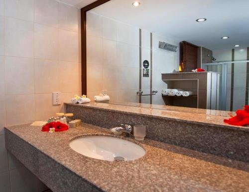 Фото Bellapais Gardens