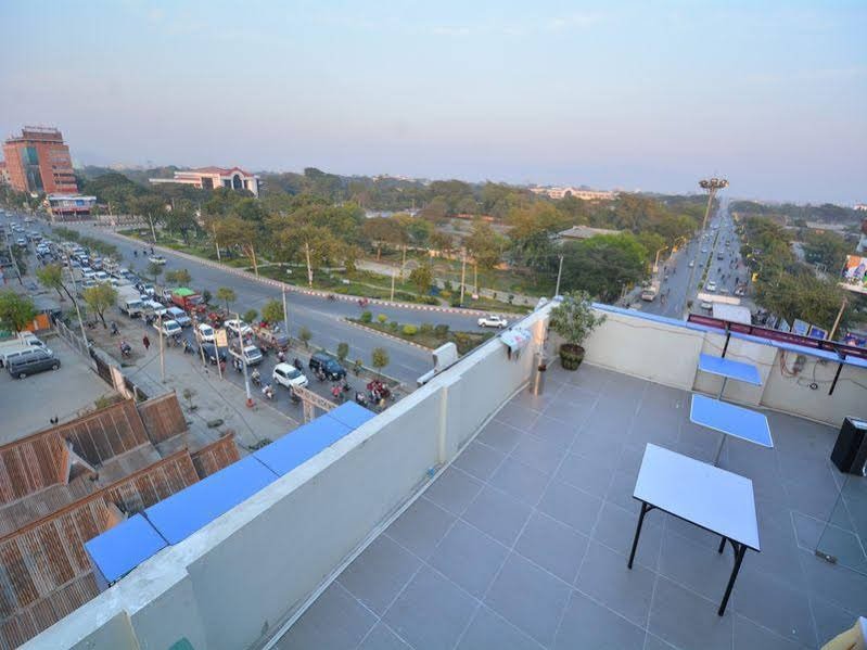 Фото отеля 2