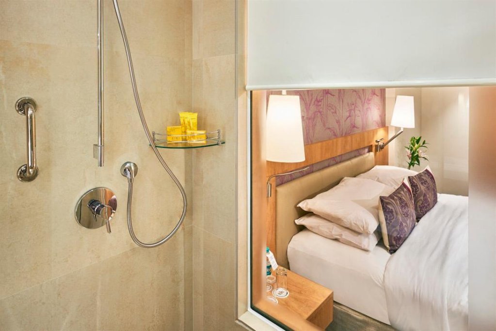 Фото Bawa International