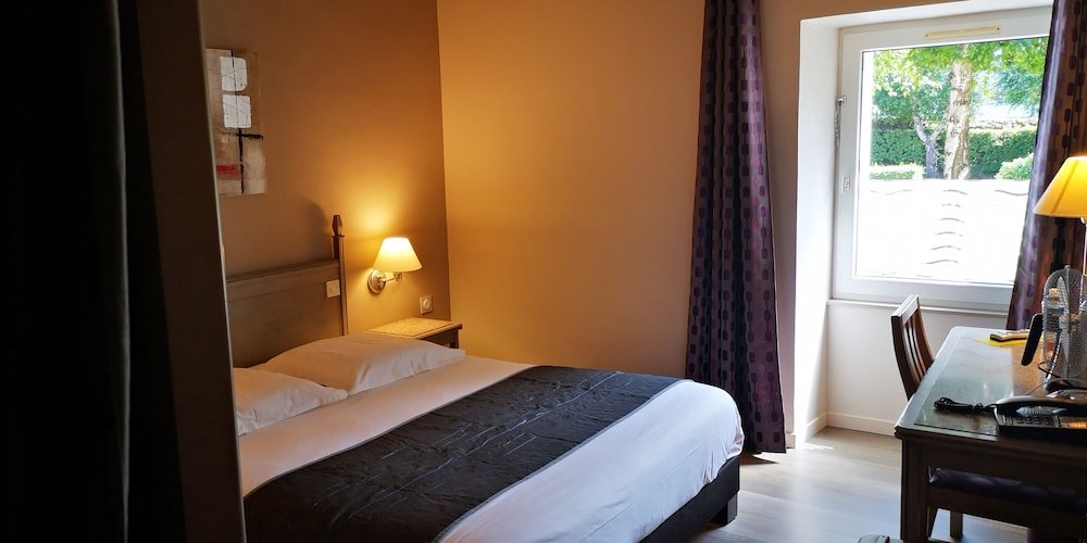 Фото Logis Hotel la Grassinais