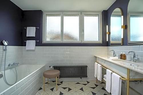 Фото Neues Schloss Privat Hotel Zurich, Autograph Collection