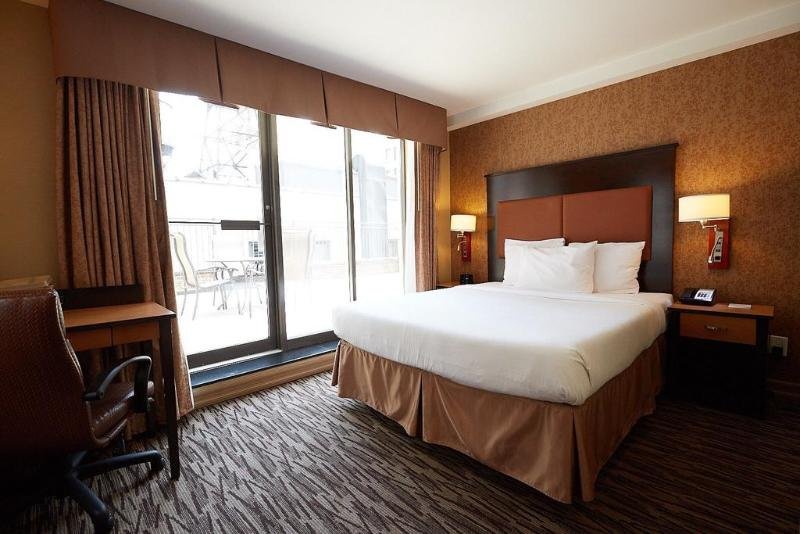 Фото The Hotel at Fifth Avenue