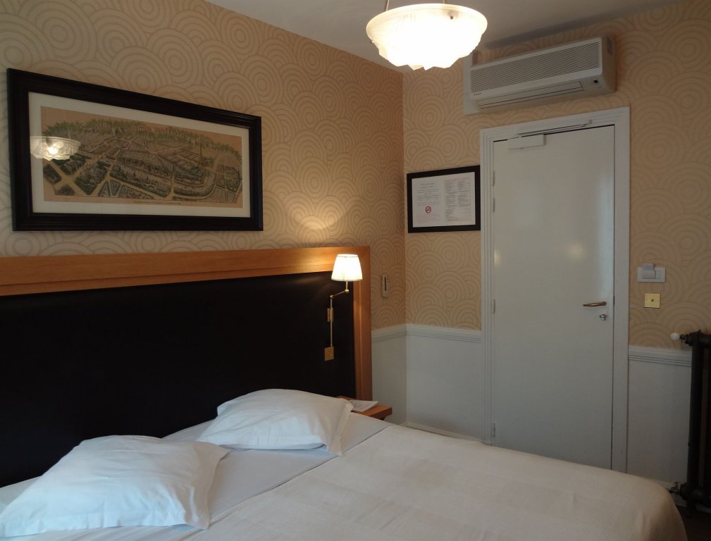 Фото Hôtel Le Cercle Tour Eiffel