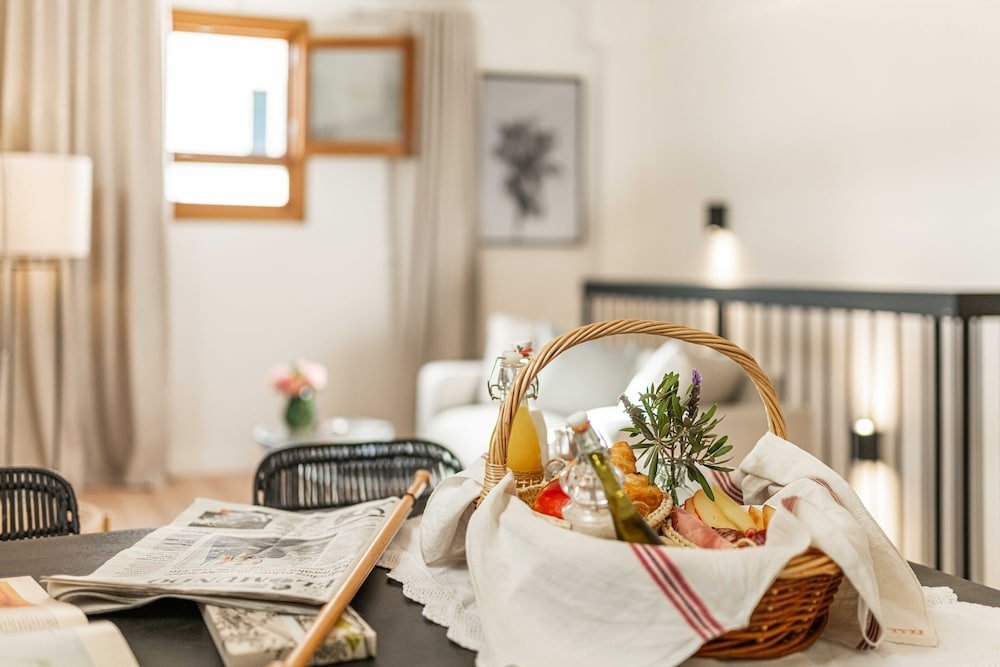 Фото Отель Samaritana Suites