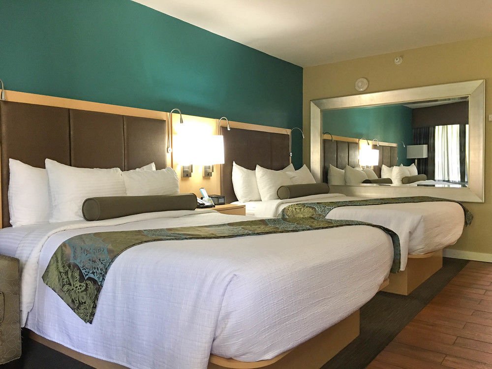 Фото Best Western Plus South Coast Inn