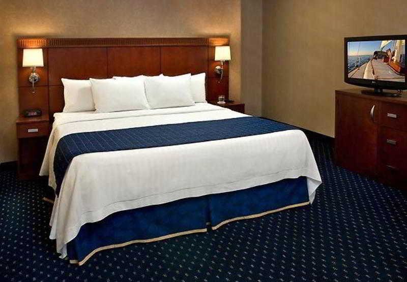 Фото Courtyard by Marriott Nashua