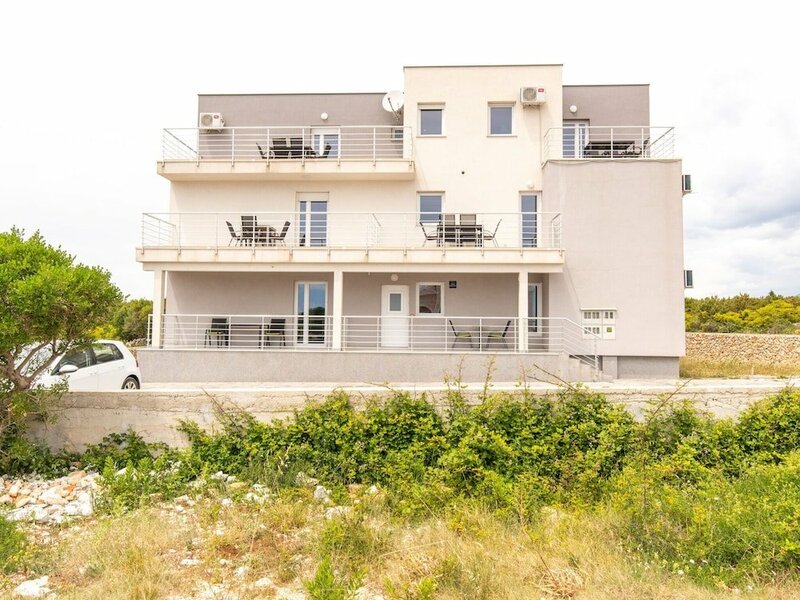 Гостиница Charming Apartment in Novalja near Zrče Beach