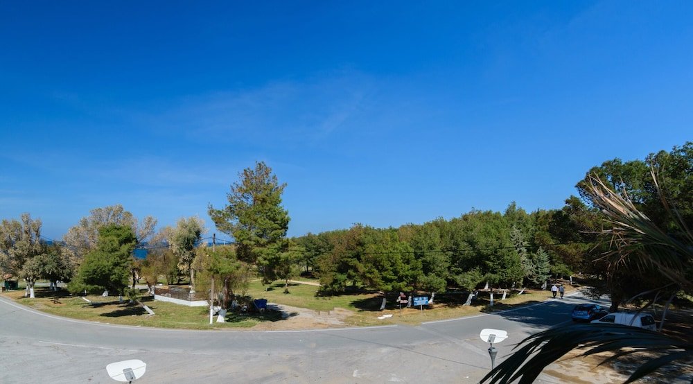 Фото Xenios Dias Apartments