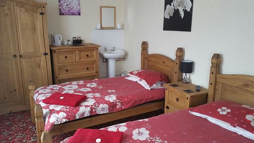 Фото The Vyvyan Arms Hotel