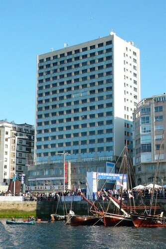 Гостиница Estudios Bahia de Vigo Sercotel Confort в Виго