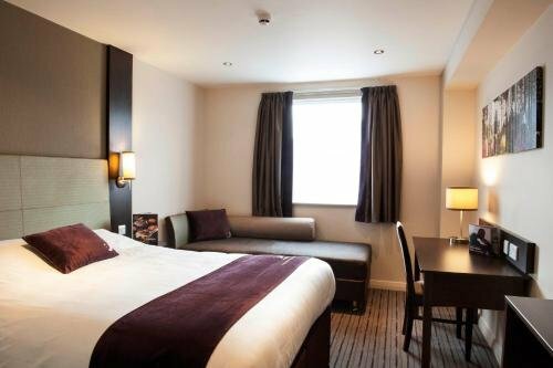 Гостиница Premier Inn Birmingham City Centre Broad Street в Бирмингеме