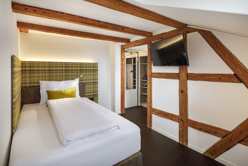 Фото Hotel Schweizerhof Wetzikon GmbH