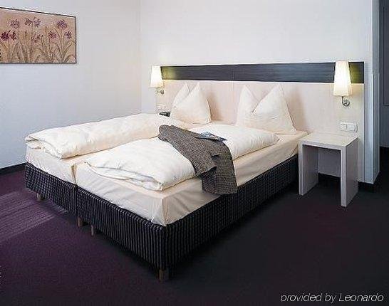 Фото Hotel Demas Unterhaching