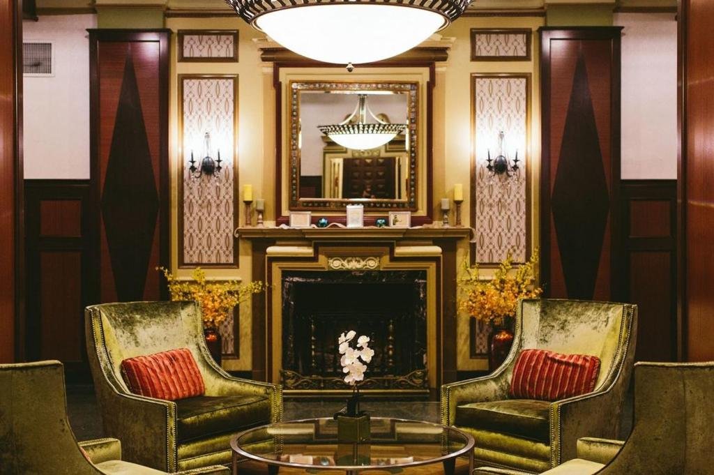 Фото Carleton of Oak Park