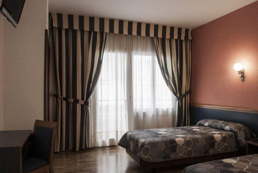 Фото Hotel Ronda House