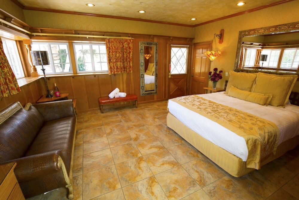 Фото Madonna Inn