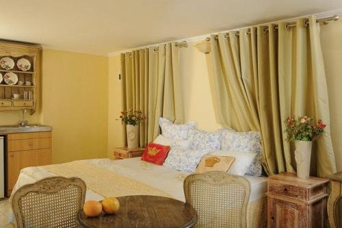 Фото Parthenis Beach Suites by the Sea