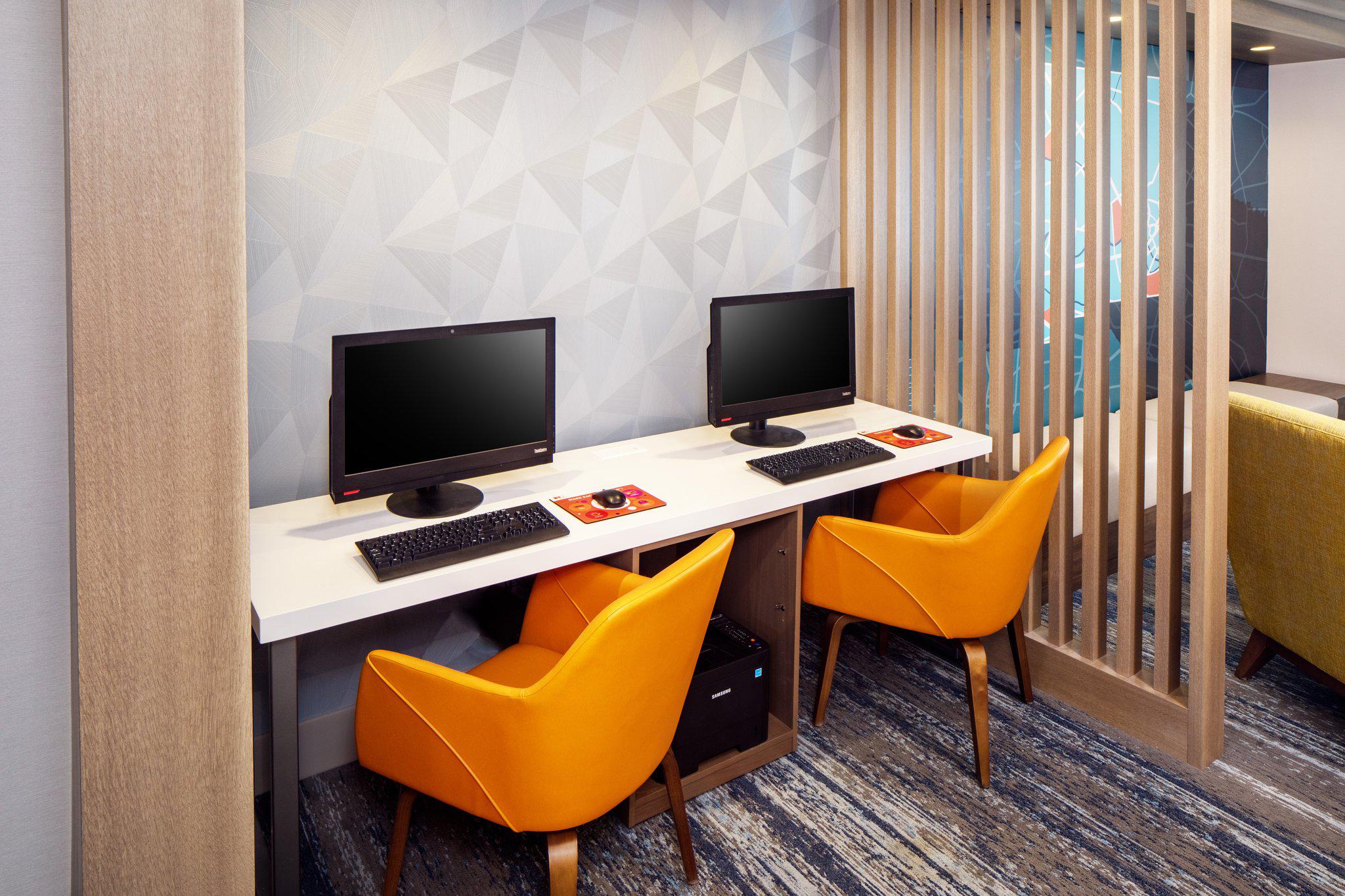 Фото Holiday Inn Express and Suites Los Alamos Entrada Park