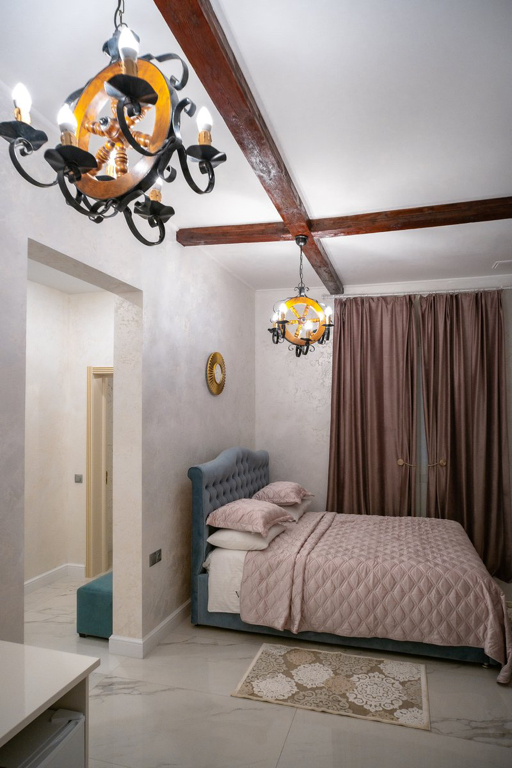 Фото Silver House