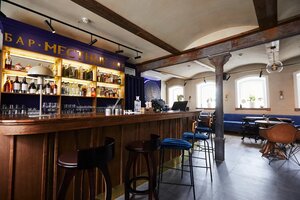 Mestnye (Tula, Metallistov Street, 16) ، حانة، بار