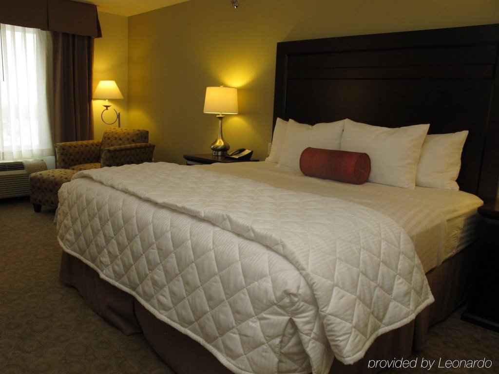 Фото La Quinta Inn & Suites by Wyndham Bismarck