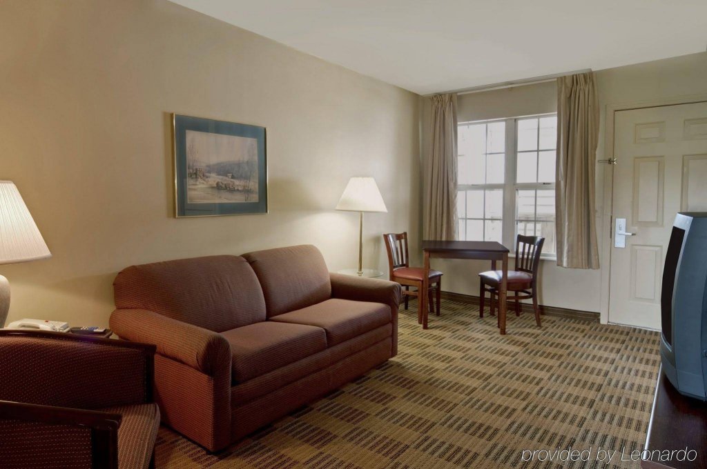 Фото Crossland Economy Studios - Kansas City - Lenexa - 95th St