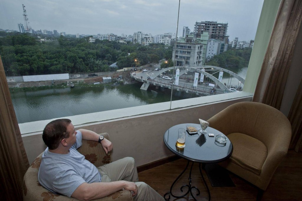 Фото Lakeshore Hotel & Apartments