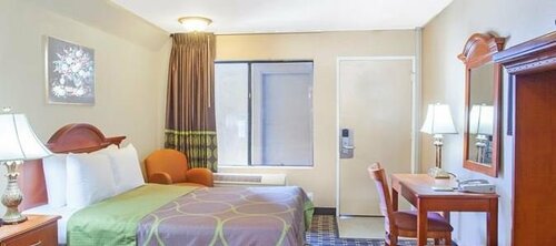 Гостиница Super 8 Motel - Westminister в Хантингтон-Бич