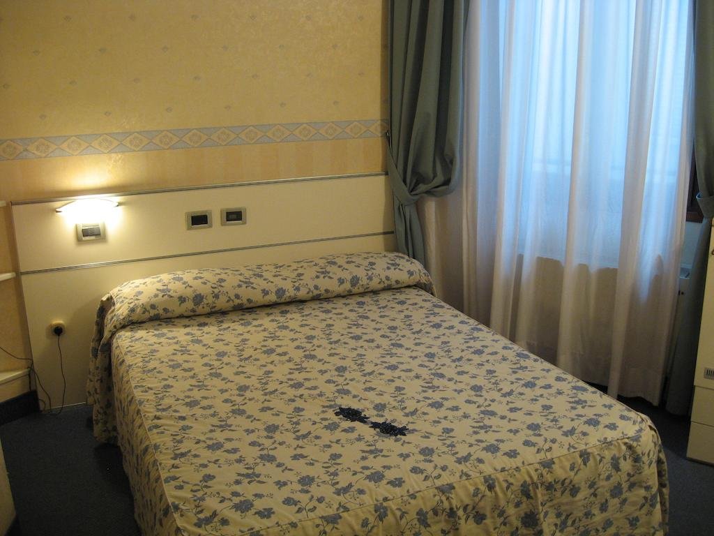 Фото Albergo Centrale Bologna