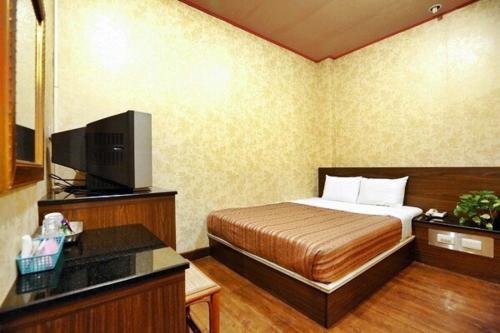 Фото Hotel Lee Chan