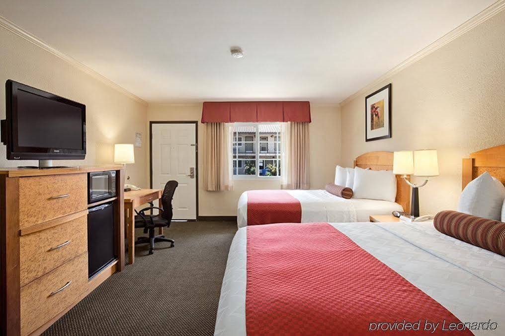 Фото Best Western Plus Ontario Airport & Convention Center