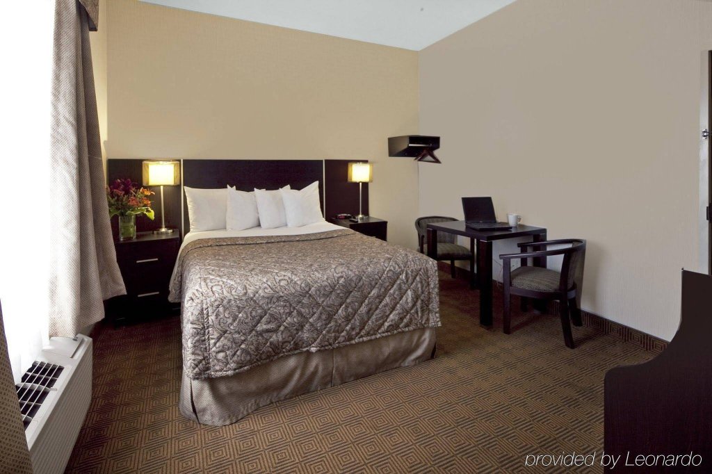 Фото Canadas Best Value Inn Toronto