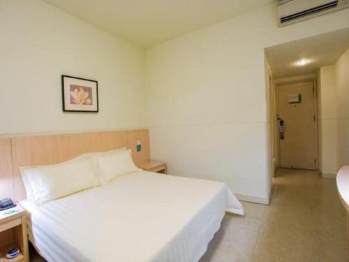 Фото Jingjiang Inn Chongqing Eling Metro Station