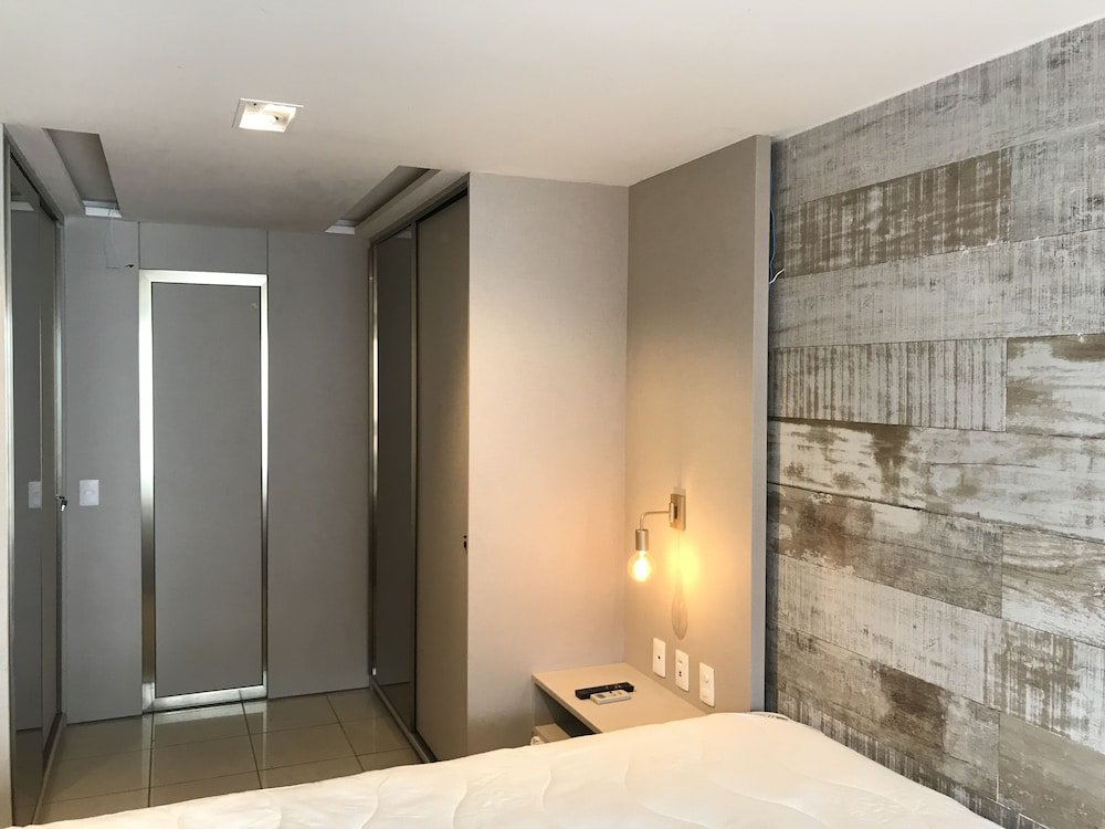 Фото Iate Plaza Hotel