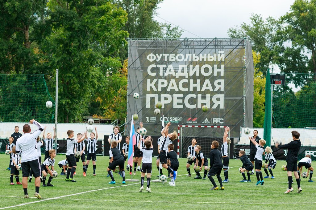 Стадион красная Пресня ул Дружинниковская 18