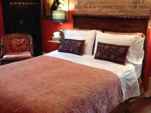 Гостиница Lion's Head Bed & Breakfast в Ниагара-Фолс