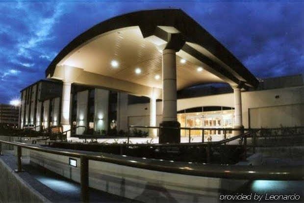 Фото Victoria Inn Hotel and Convention Centre Winnipeg