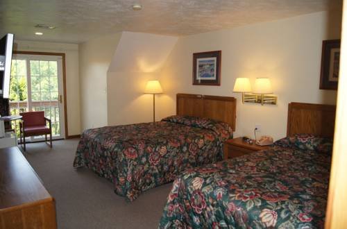 Фото Blue Spruce Motel & Townhouses