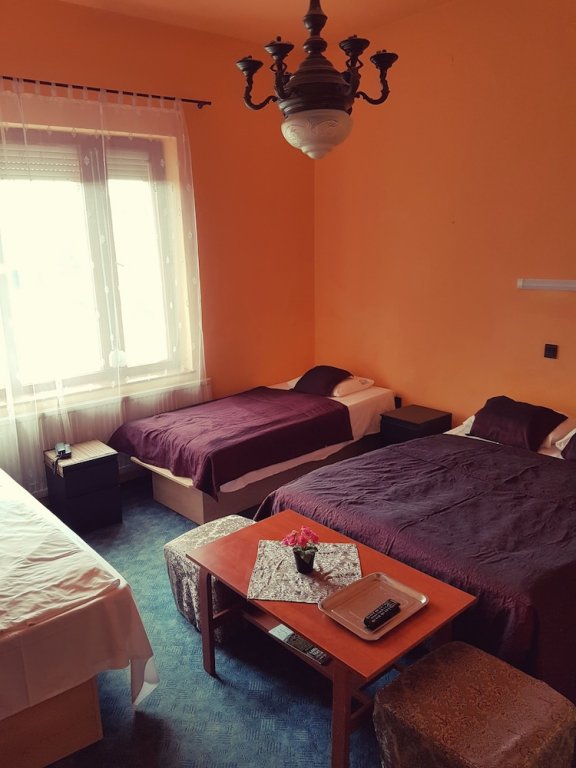 Фото Attila Hotel & Restaurant