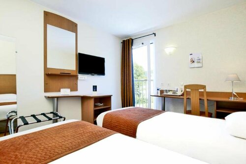 Гостиница Hôtel Kyriad Marseille Est - Gémenos