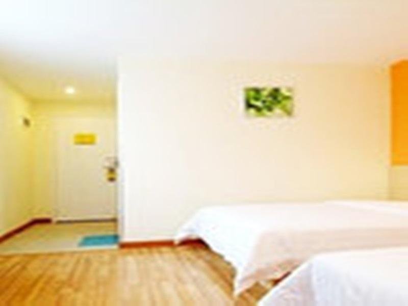 Фото 7 Days Inn Foshan Temple Baihua Squrare Branch