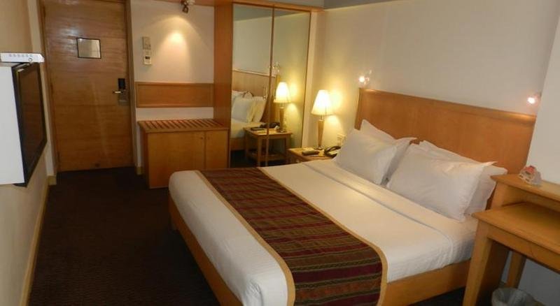 Фото Fariyas Hotel