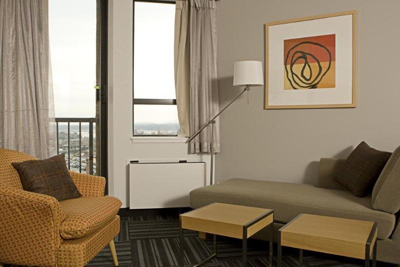 Фото Coast Bastion Hotel